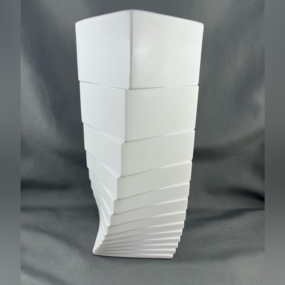 1980 Christa Hausler-Goltz Porcelain Rosenthal Studio Linie Germany  Spiral Vase